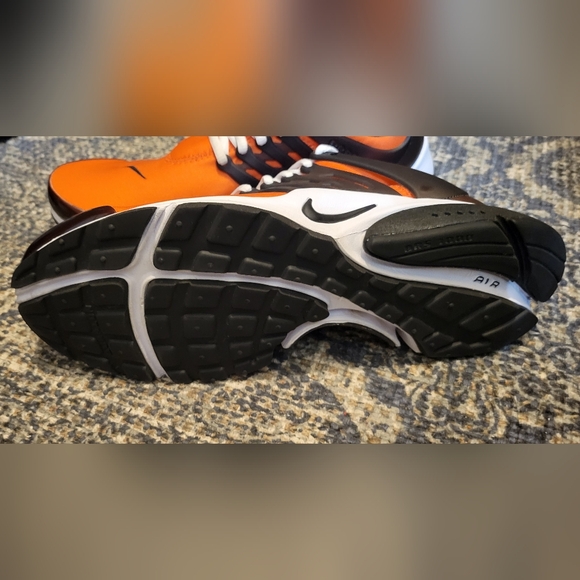 nike size 10 mens...new without tag comfortable orange white and black - Picture 1 of 3